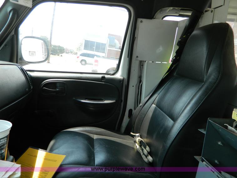 image for item B3862 2001 Dodge Ram B2500 cargo van