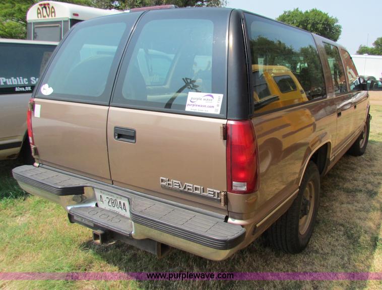 image for item B7397 1995 Chevrolet Suburban 2500 SUV