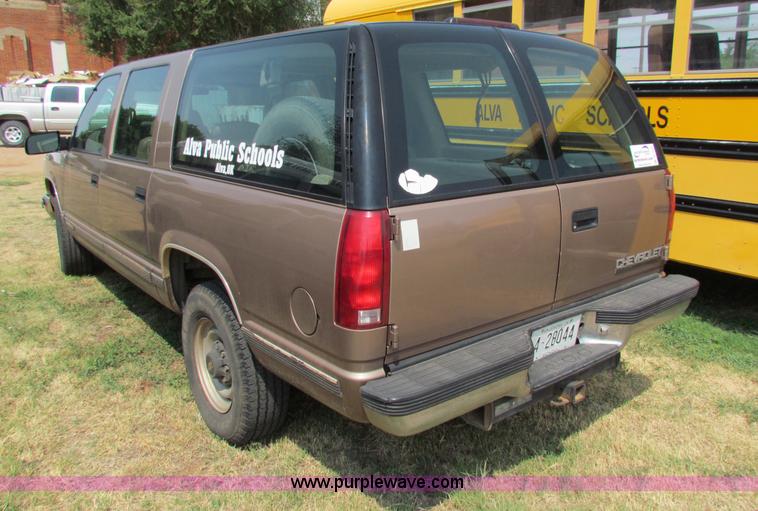 image for item B7397 1995 Chevrolet Suburban 2500 SUV