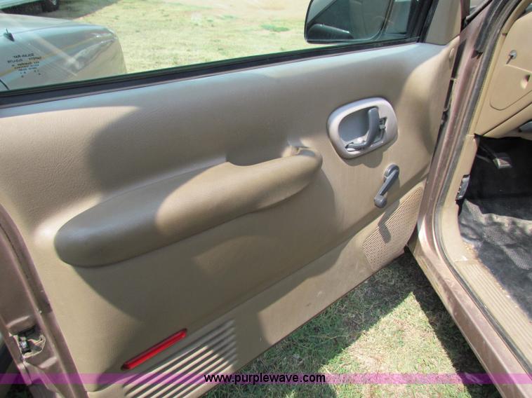 image for item B7397 1995 Chevrolet Suburban 2500 SUV