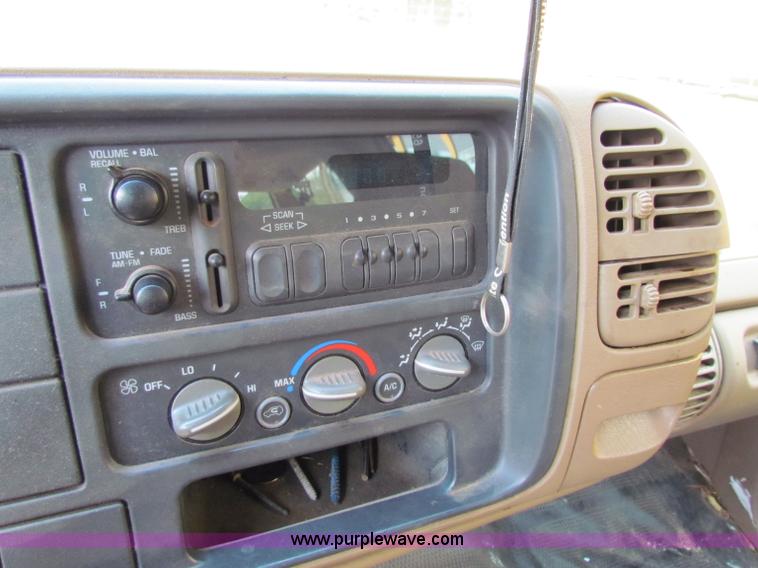 image for item B7397 1995 Chevrolet Suburban 2500 SUV