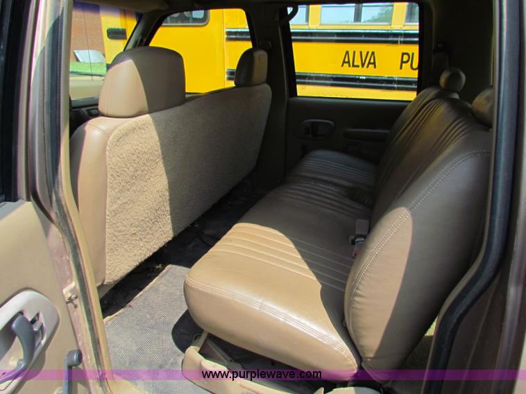 image for item B7397 1995 Chevrolet Suburban 2500 SUV
