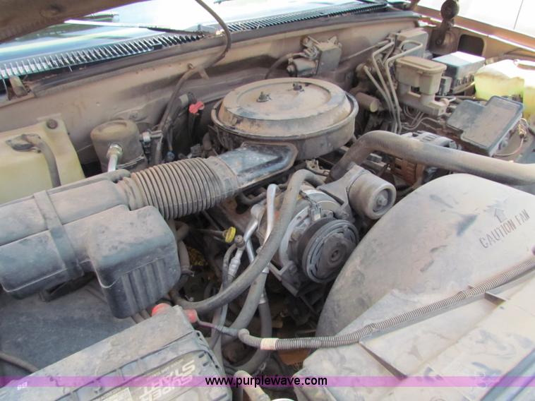 image for item B7397 1995 Chevrolet Suburban 2500 SUV