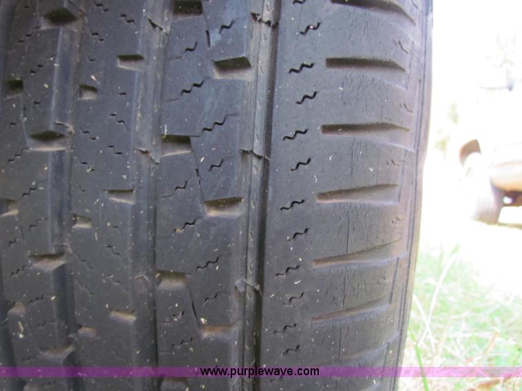 image for item B7398 1993 Chevrolet Suburban 1500 SUV