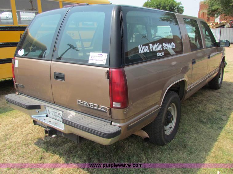 image for item B7401 1995 Chevrolet Suburban 2500 SUV