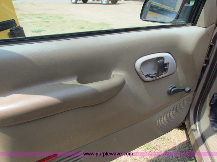 image for item B7401 1995 Chevrolet Suburban 2500 SUV