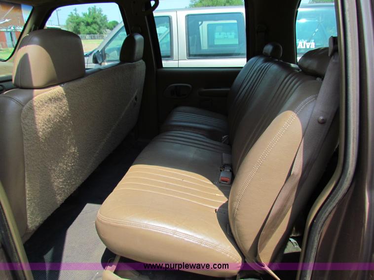 image for item B7401 1995 Chevrolet Suburban 2500 SUV