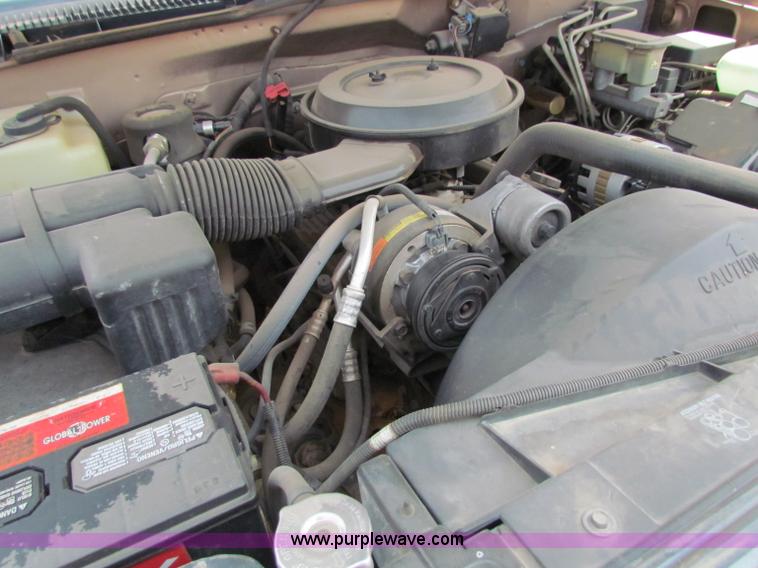 image for item B7401 1995 Chevrolet Suburban 2500 SUV