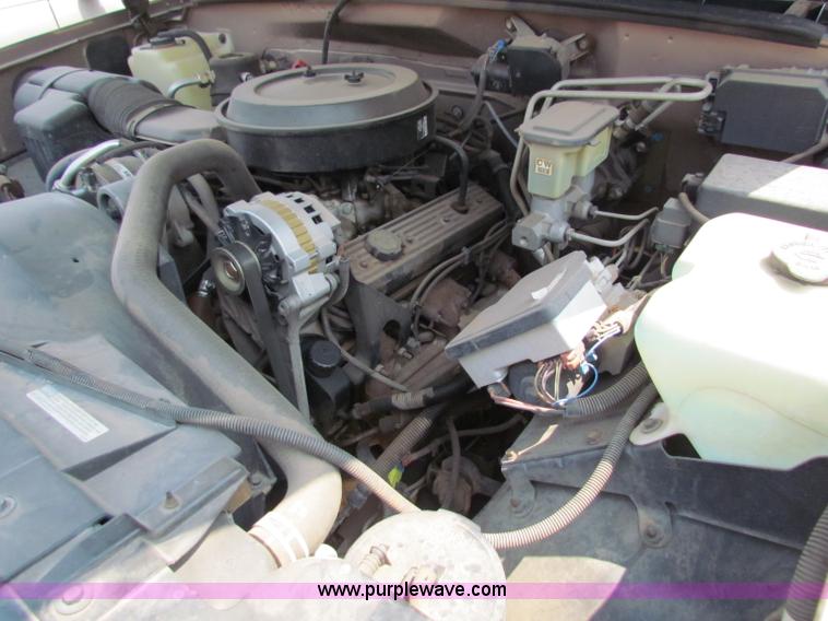 image for item B7401 1995 Chevrolet Suburban 2500 SUV