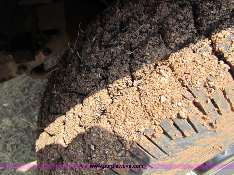 image for item B7401 1995 Chevrolet Suburban 2500 SUV