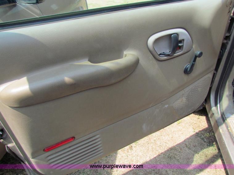 image for item B7402 1995 Chevrolet Suburban 2500 SUV