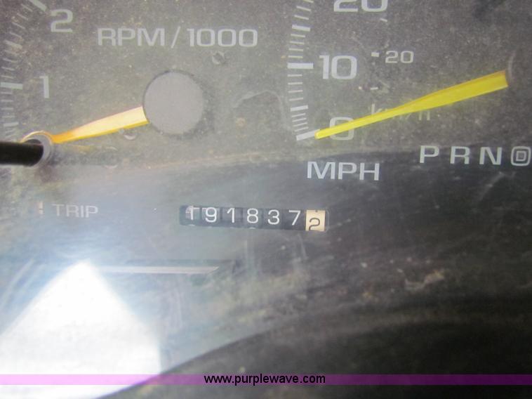 image for item B7402 1995 Chevrolet Suburban 2500 SUV