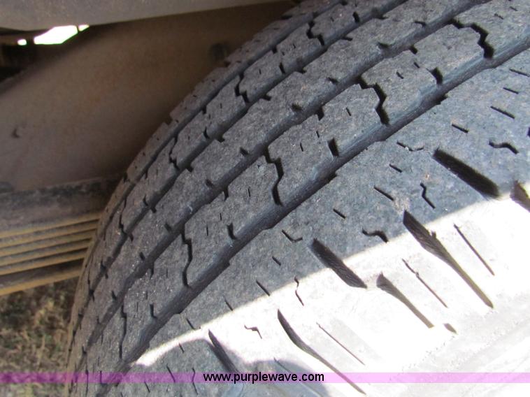 image for item B7402 1995 Chevrolet Suburban 2500 SUV