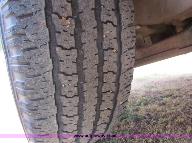 image for item B7402 1995 Chevrolet Suburban 2500 SUV