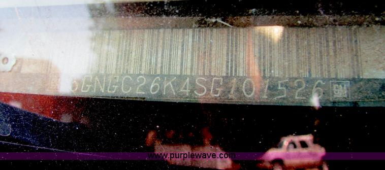 image for item B7402 1995 Chevrolet Suburban 2500 SUV