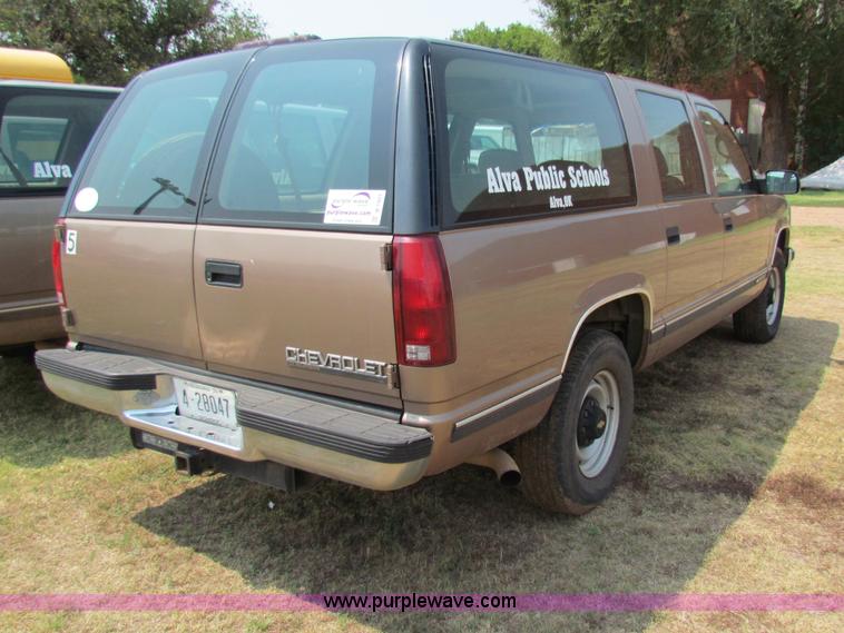 image for item B7403 1995 Chevrolet Suburban 2500 SUV