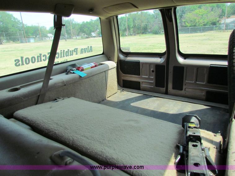 image for item B7403 1995 Chevrolet Suburban 2500 SUV