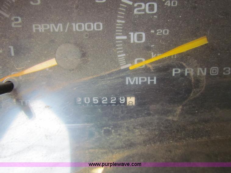 image for item B7403 1995 Chevrolet Suburban 2500 SUV