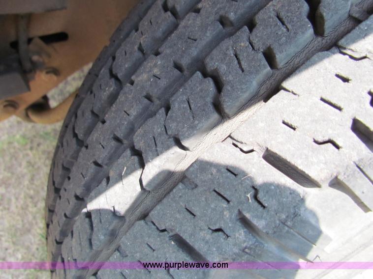 image for item B7403 1995 Chevrolet Suburban 2500 SUV