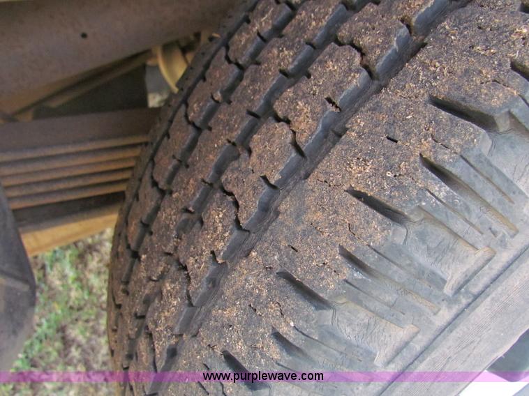 image for item B7403 1995 Chevrolet Suburban 2500 SUV