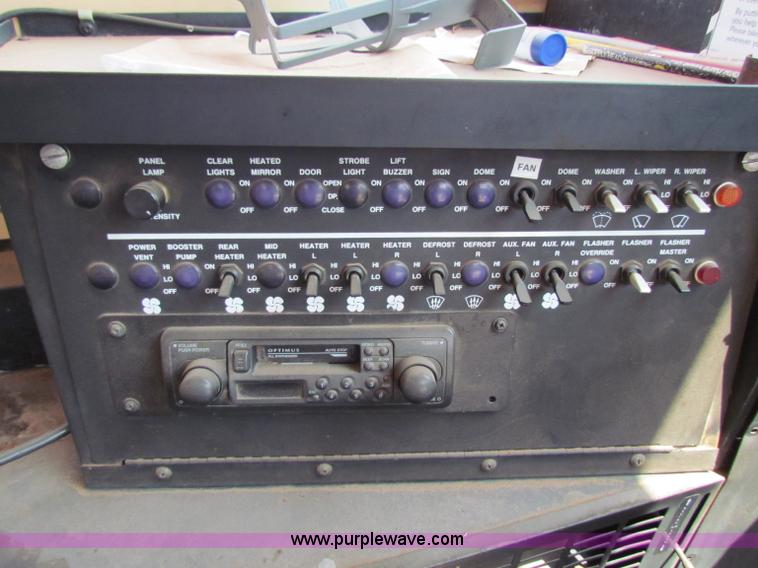 image for item B7404 1991 Chevrolet Carpenter school bus