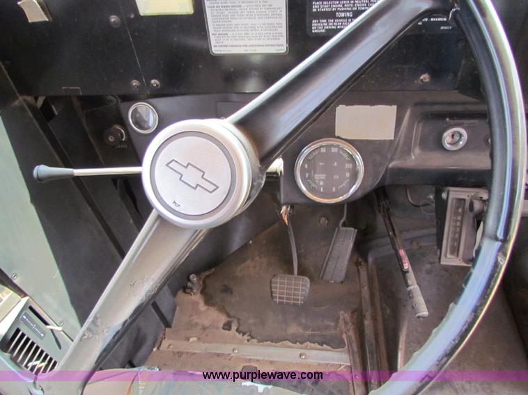 image for item B7404 1991 Chevrolet Carpenter school bus