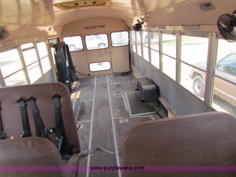 image for item B7404 1991 Chevrolet Carpenter school bus