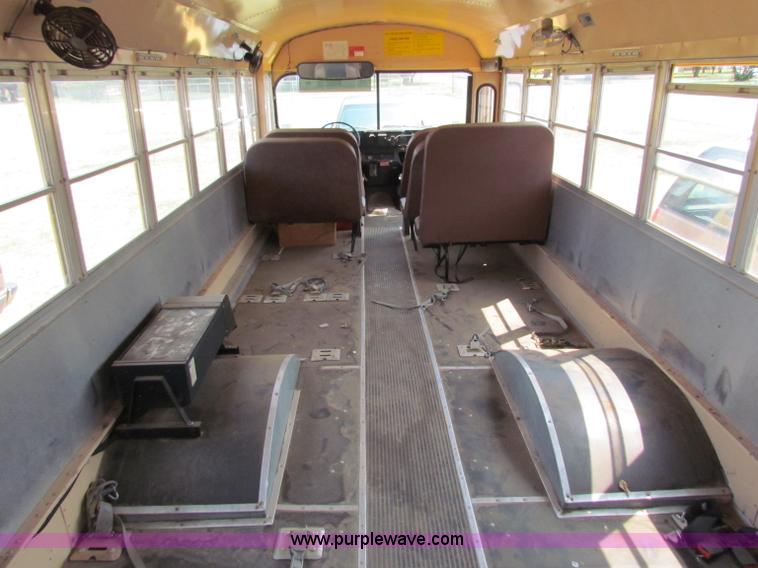 image for item B7404 1991 Chevrolet Carpenter school bus