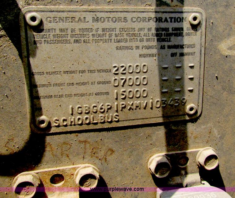 image for item B7404 1991 Chevrolet Carpenter school bus