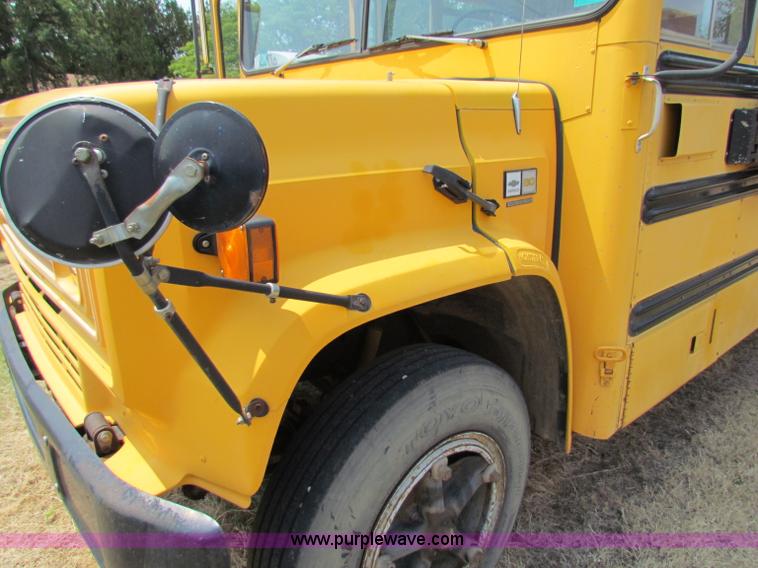 image for item B7404 1991 Chevrolet Carpenter school bus
