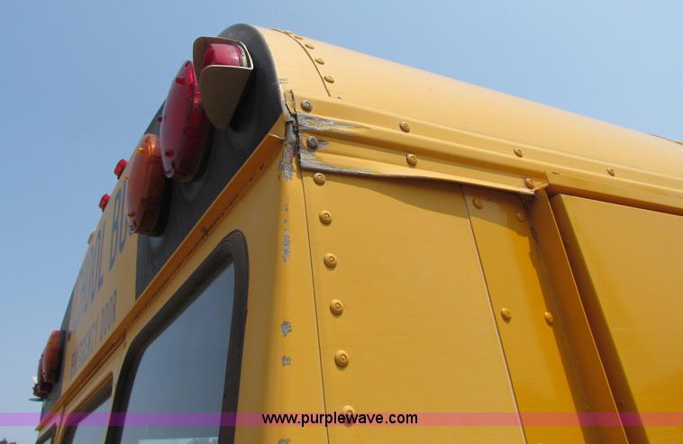 image for item B7404 1991 Chevrolet Carpenter school bus