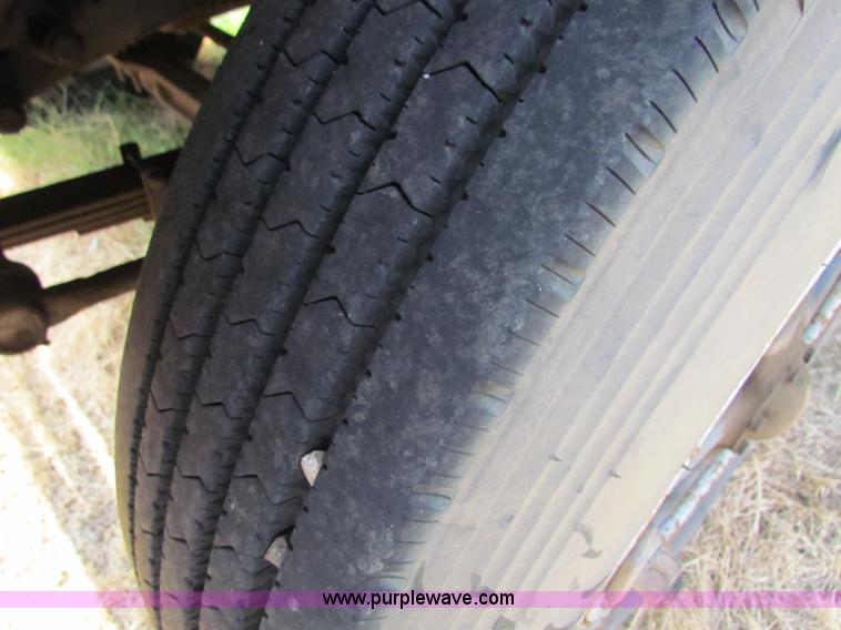 image for item B7404 1991 Chevrolet Carpenter school bus