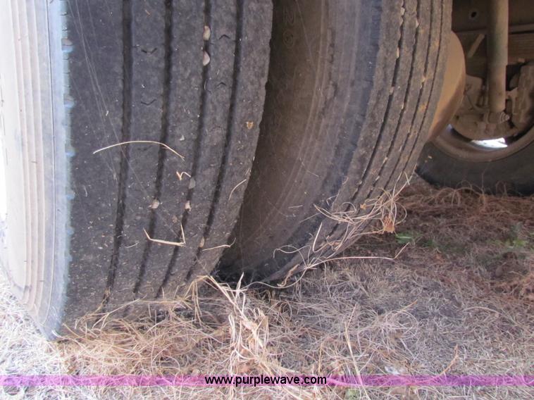 image for item B7404 1991 Chevrolet Carpenter school bus