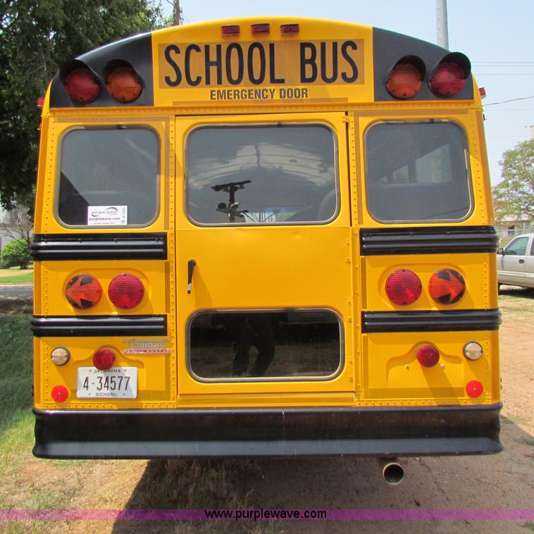 image for item B7405 2001 Freightliner FS65 Thomas school bus
