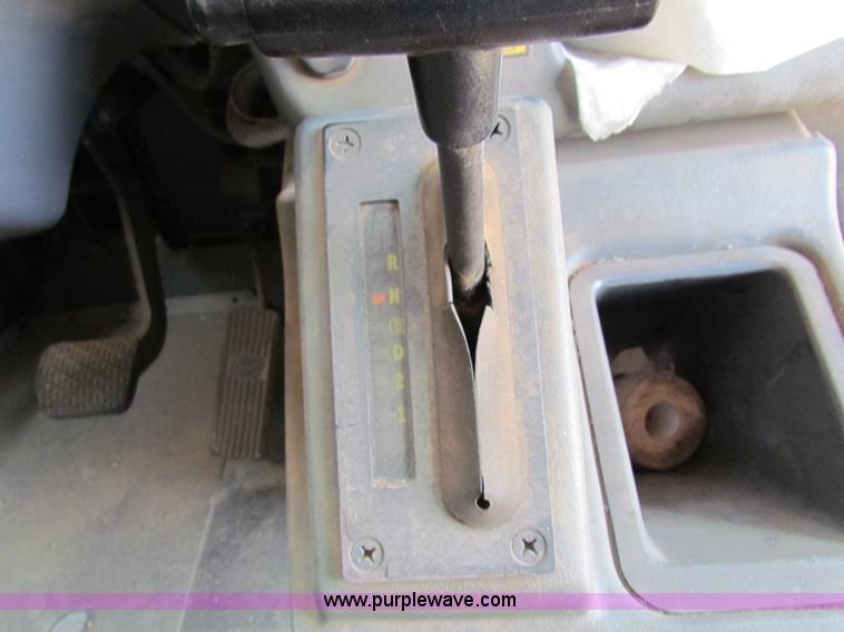 image for item B7405 2001 Freightliner FS65 Thomas school bus