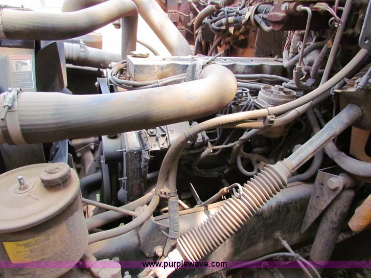 image for item B7405 2001 Freightliner FS65 Thomas school bus