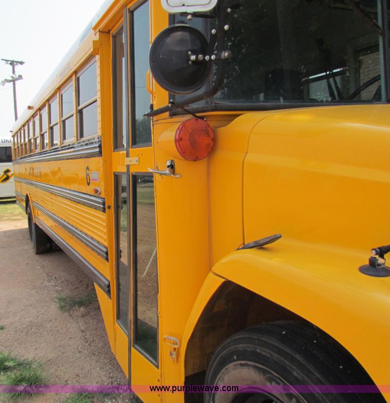 image for item B7405 2001 Freightliner FS65 Thomas school bus