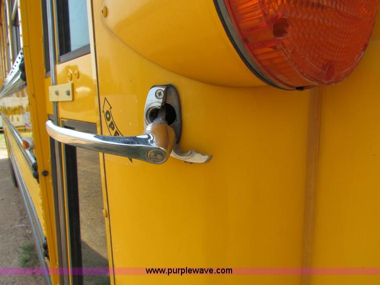 image for item B7405 2001 Freightliner FS65 Thomas school bus