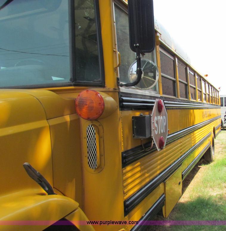 image for item B7405 2001 Freightliner FS65 Thomas school bus