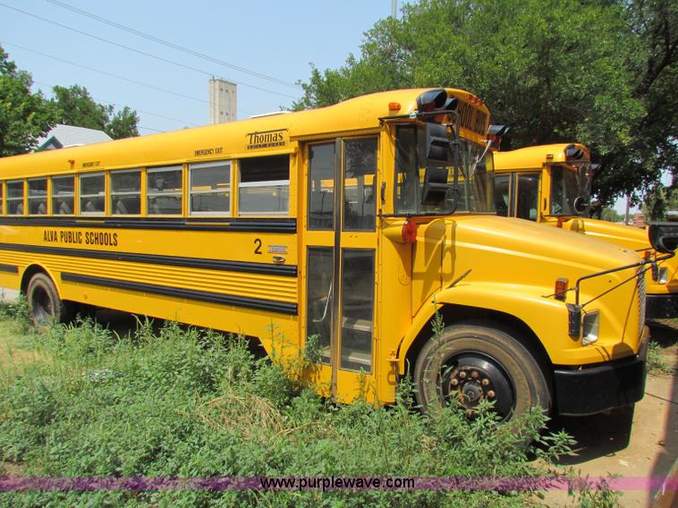 image for item B7406 2000 Freightliner FS65 Thomas school bus