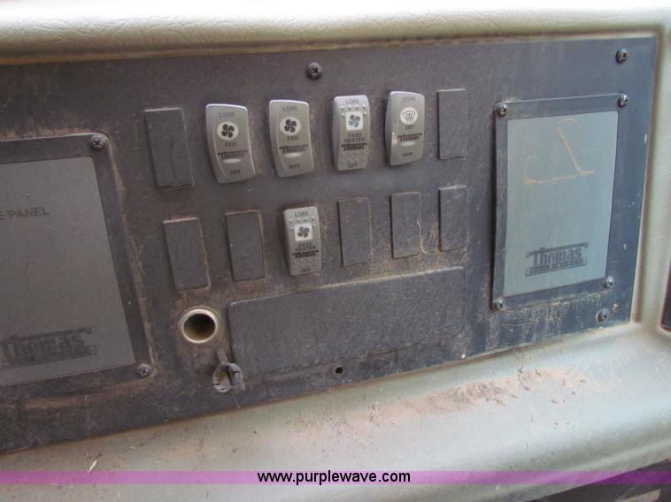 image for item B7406 2000 Freightliner FS65 Thomas school bus