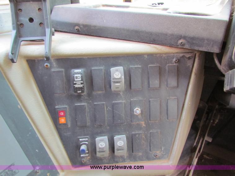 image for item B7406 2000 Freightliner FS65 Thomas school bus