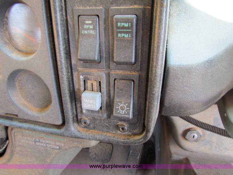 image for item B7406 2000 Freightliner FS65 Thomas school bus