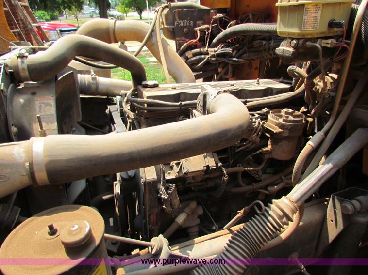 image for item B7406 2000 Freightliner FS65 Thomas school bus