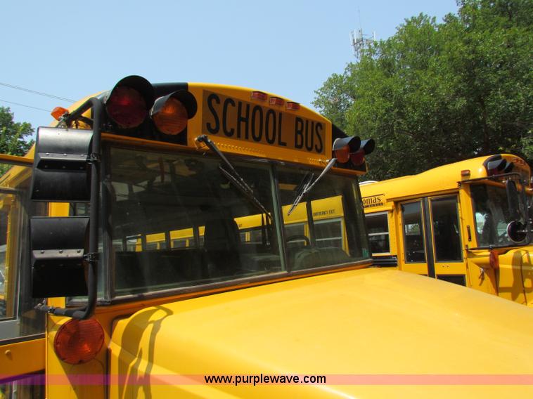 image for item B7406 2000 Freightliner FS65 Thomas school bus