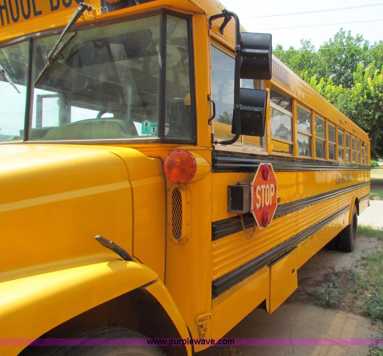 image for item B7406 2000 Freightliner FS65 Thomas school bus