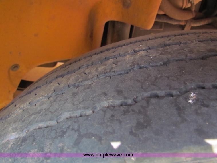 image for item B7406 2000 Freightliner FS65 Thomas school bus