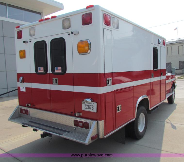 image for item B7407 1991 Ford F350 ambulance