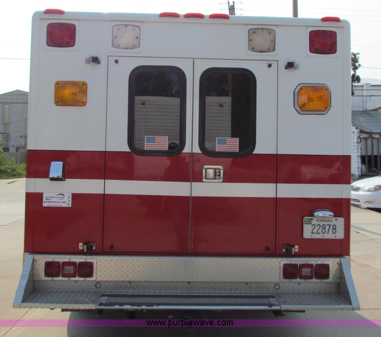 image for item B7407 1991 Ford F350 ambulance
