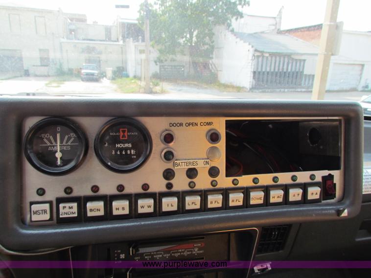 image for item B7407 1991 Ford F350 ambulance